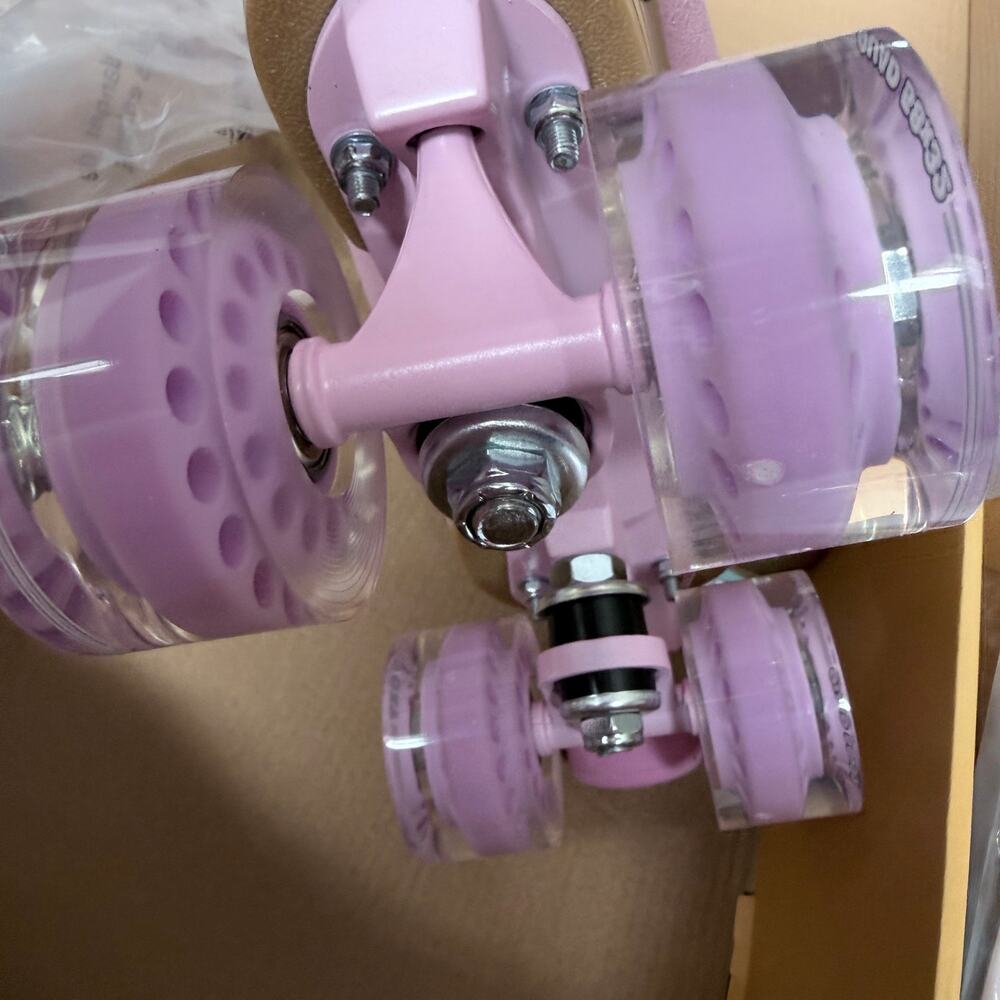 Foxy Women’s Roller Skates in Pink Fizz Size 9 New, minor callout - Picture 8 of 10